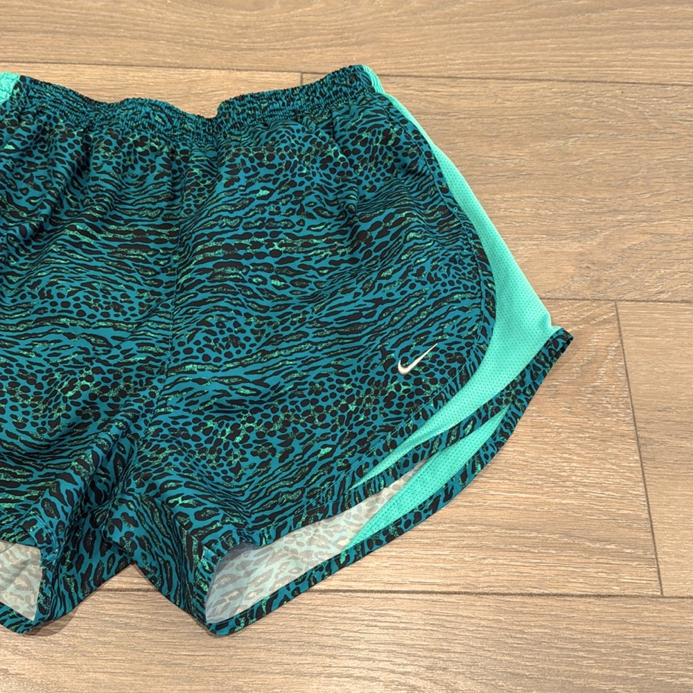 NIKE Green Teal Cheetah Print Tempo Dri-Fit Active Workout Running Gym Shorts S - Picture 4 of 10